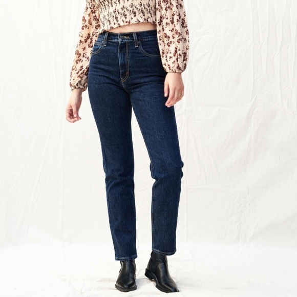 NWT Levi’s 70’s High Rise Slim Straight Jeans In Sonoma Stonewash - Picture 1 of 9